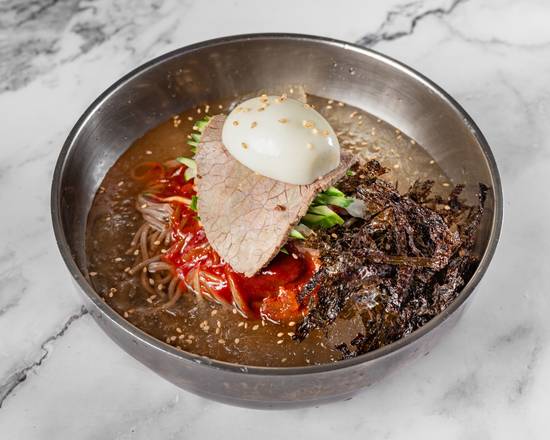 11. 춘천 막국수 / 春川莽麦涼面 (Cold Buckwheat Noodles)